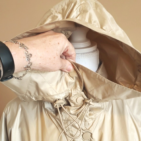 NWT Light packable Rain Coat H&M - Picture 3 of 15